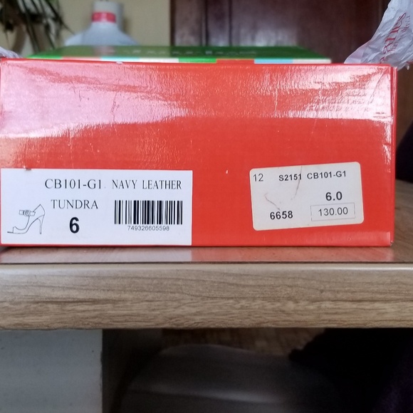 Charles By Charles David Tundra Peep Toe Pump - Picture 8 of 8